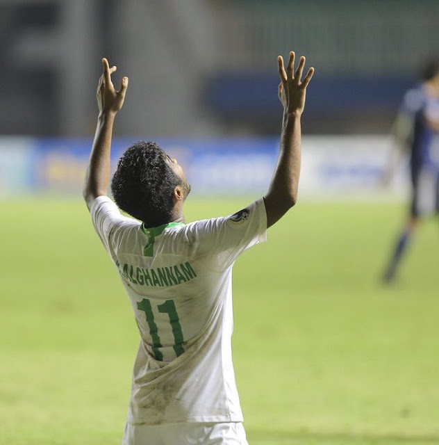 المحافظة المنتخب السعودي الشاب ومدربه خالد العطوي