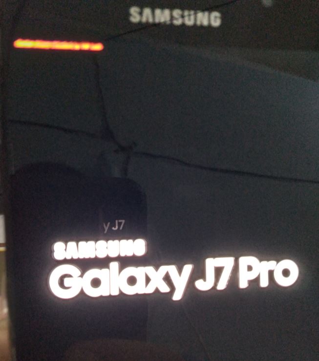     : Samsung Galaxy J7 Pro